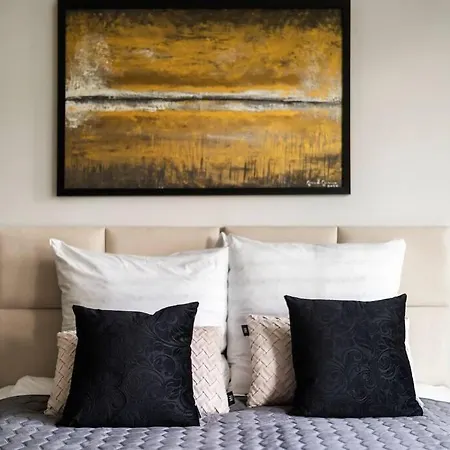 Apartment Easy Rent - Gold 36, Basen & Spa, Centrum Free Parking 24h Check-in Lublin